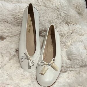 Hugo Boss Elegant White Flats